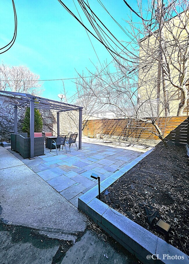 Building Photo - 2307 N Spaulding Ave