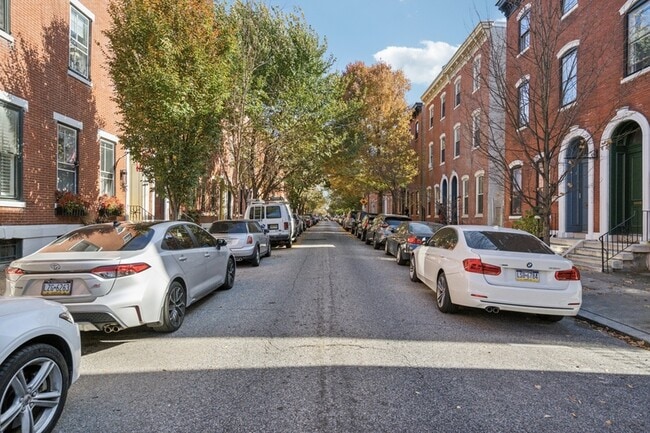 Building Photo - 2036 Wallace St