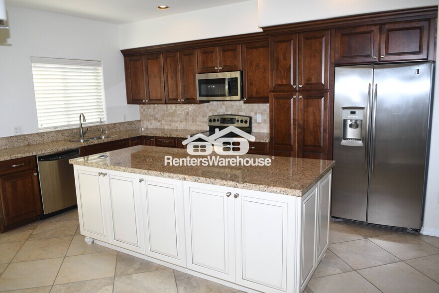 Building Photo - 3935 E Rough Rider Rd
