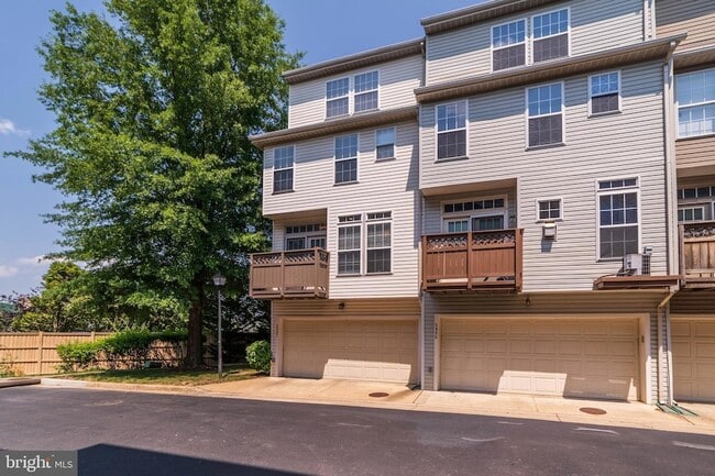 Building Photo - 5807 Pearson Ln