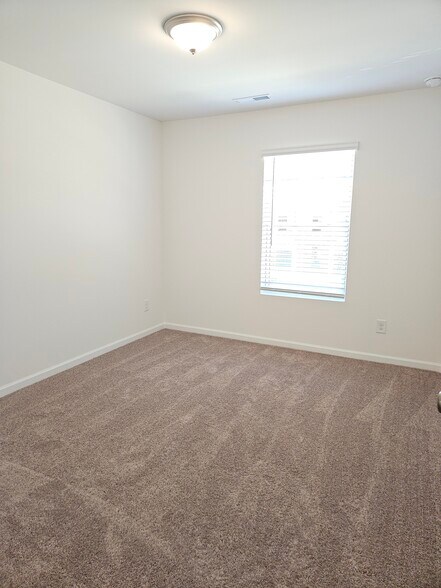 Guest Bedroom - 2 - 3164 Lilac Grove Dr