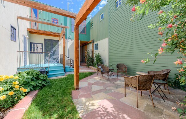 Building Photo - ABSOLUTELY BEAUTIFUL 4-Bedroom Townhome in the Highly Sought-After Prospect Neighborhood!