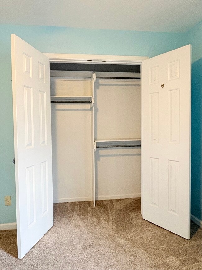 Building Photo - 1016 Lois Ln