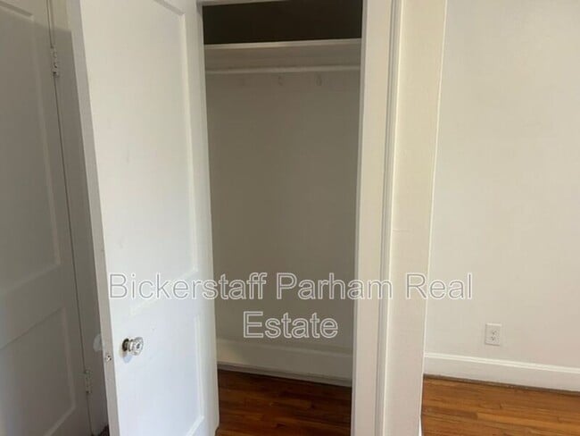 Building Photo - 925 Cooper Ave