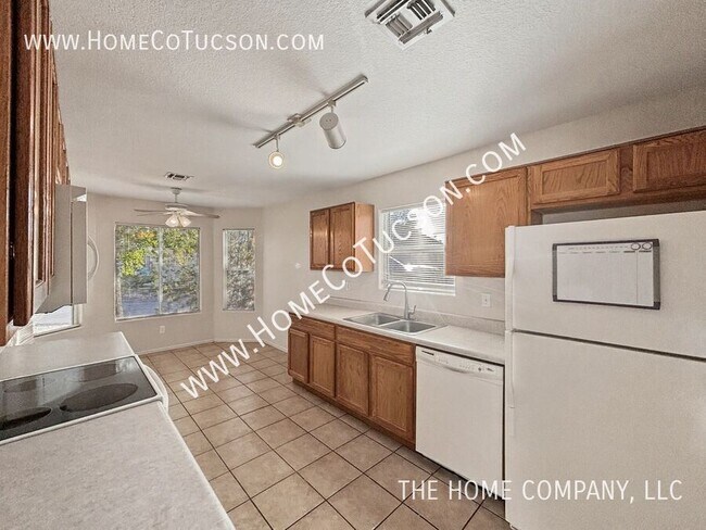 Building Photo - 2314 Silvergate Pl