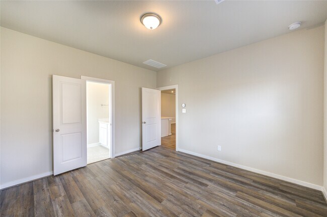 Building Photo - 6219 Lost Rdg Ln