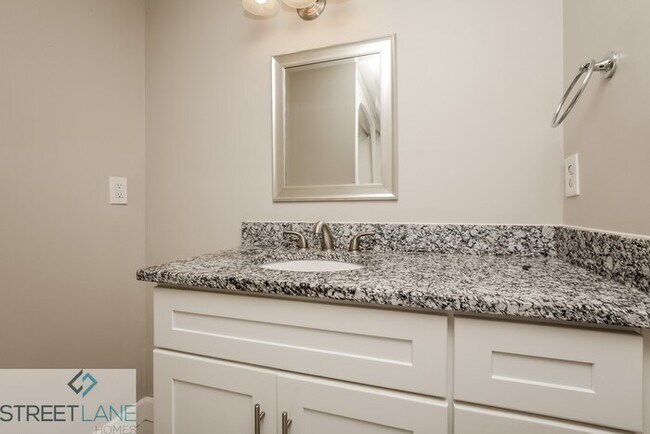 Building Photo - Charming 3 Bedroom in Nashville!
