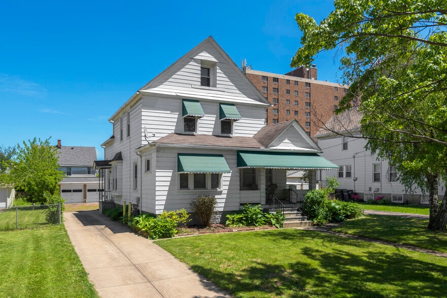 Building Photo - 1631 Lakewood Ave