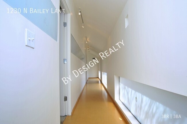 Building Photo - 1230 N Bailey Ln