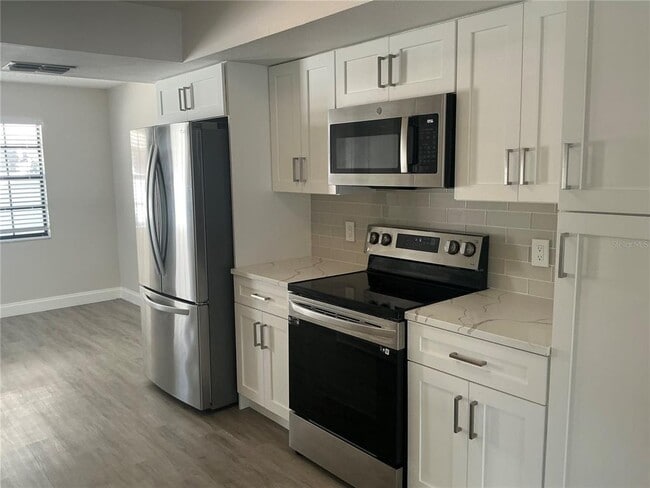 Building Photo - 3177 Whispering Dr S