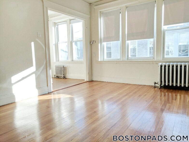 Building Photo - 1167 Boylston St