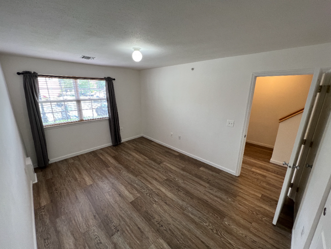 Building Photo - 143 Admiral Ln