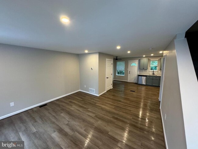 Building Photo - 252 Mansion Pkwy