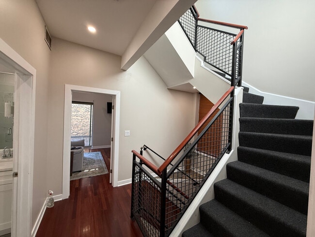 Building Photo - 1501 W Ohio St