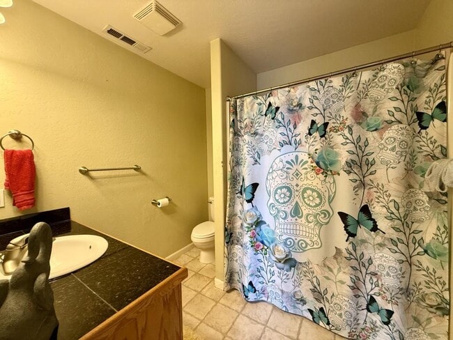 Building Photo - 1176 NE Bonny Doon Ln