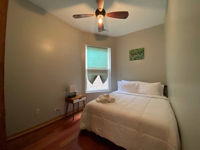 Building Photo - 419 E Oakwood Blvd