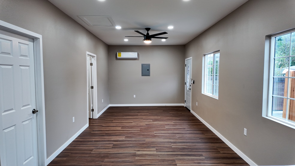 Living Room - 14962 Lambert Rd