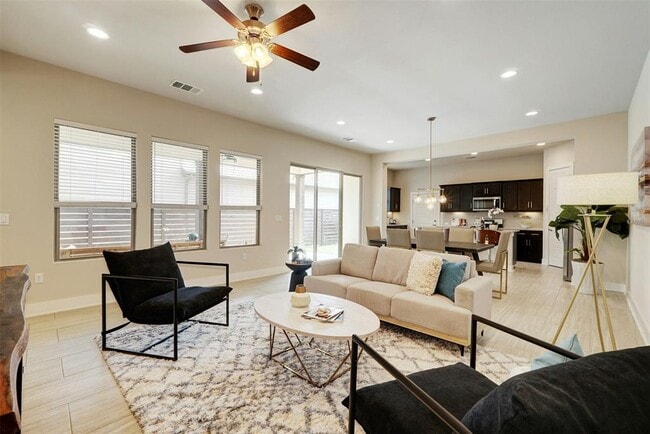 Building Photo - 1603 Arcilla St