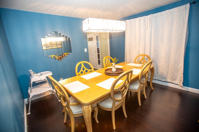 Building Photo - 107 Navaho Ct