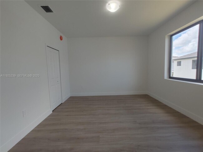 Building Photo - 34513 SW 191st Ave