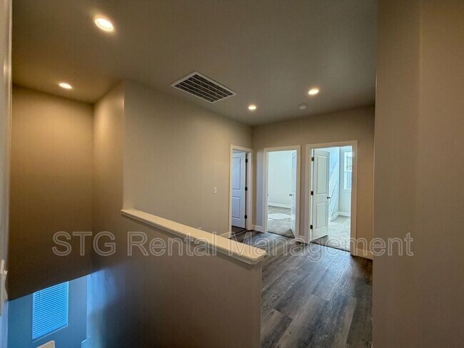 Building Photo - 1010 S 4380 W