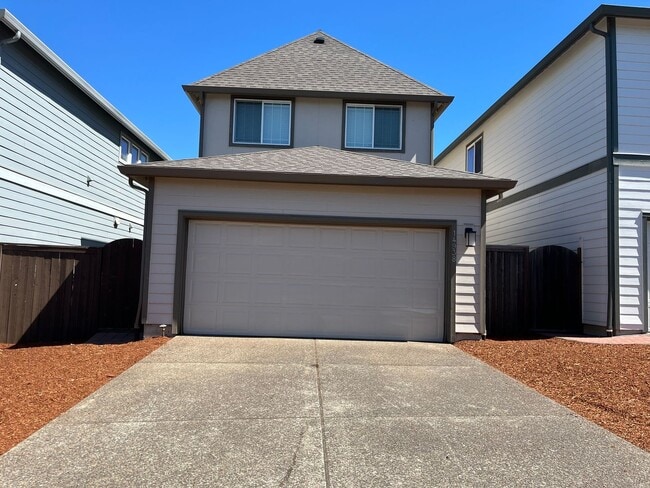 Building Photo - Spacious & Stylish Home in Desirable Betha...