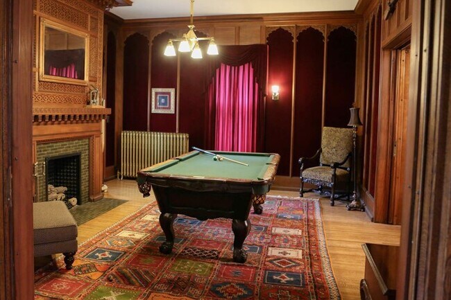 Building Photo - 820 1st St N