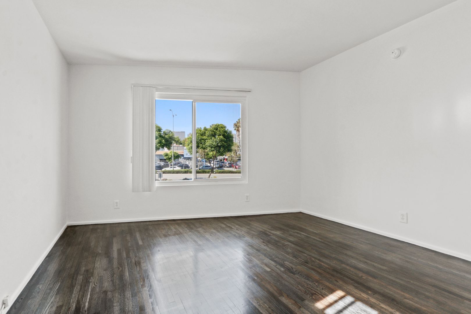 Building Photo - 10910 Santa Monica Blvd