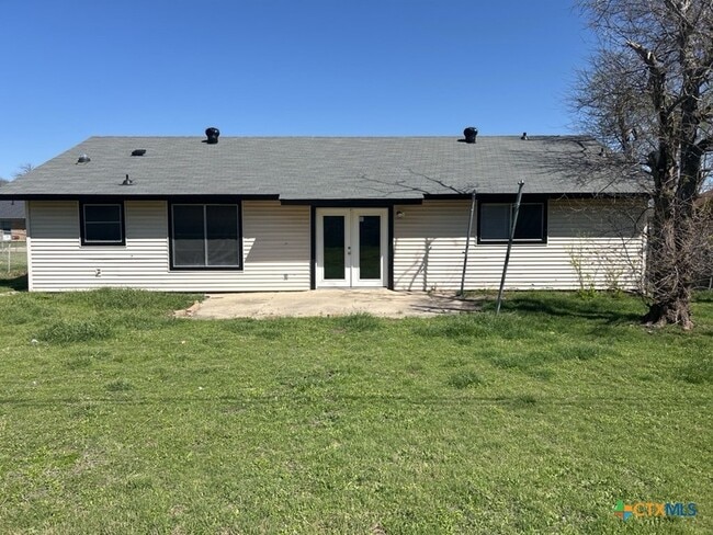 Building Photo - 1202 Alta Mira Dr