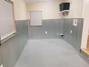 Building Photo - 504 E Central Ave