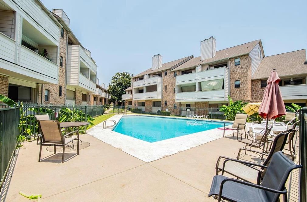 Building Photo - 2500 Burleson Ct
