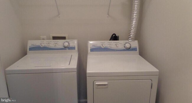 Building Photo - 46614 Drysdale Terrace