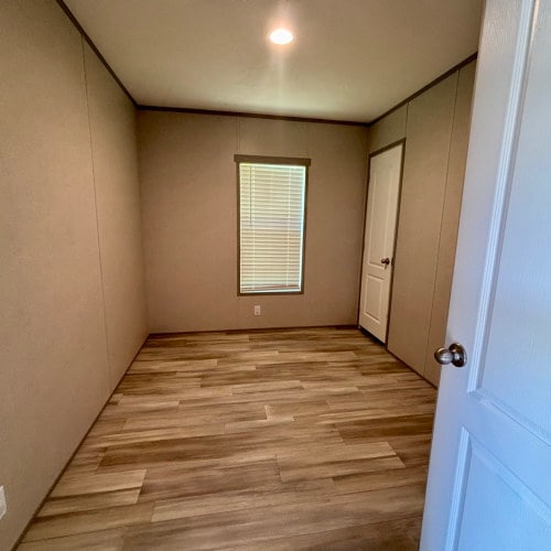 Building Photo - 118 Zoe Ave