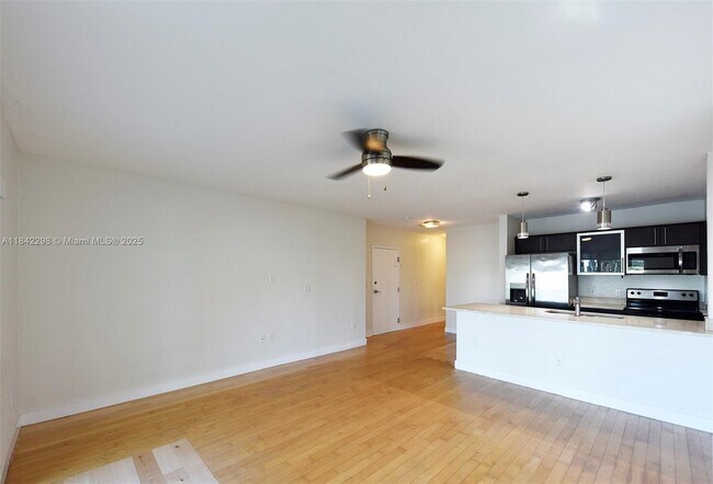 Building Photo - 7171 Bay Dr
