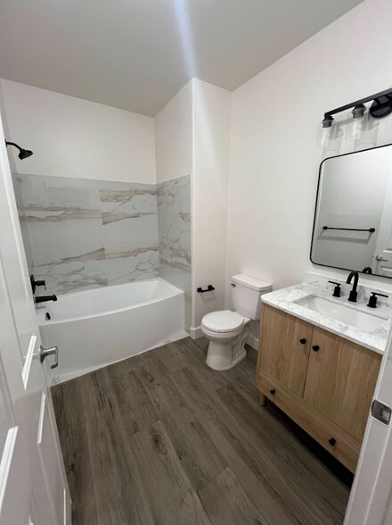 Building Photo - 1501 Front St