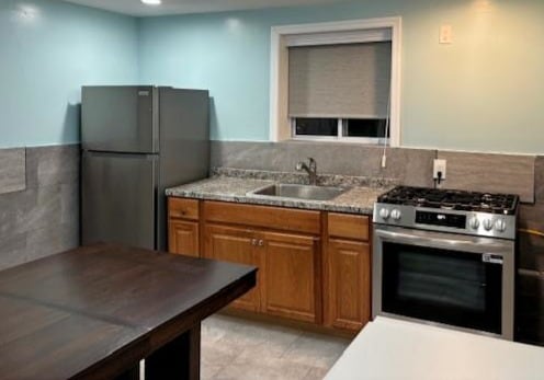 Building Photo - 41 Cedar St