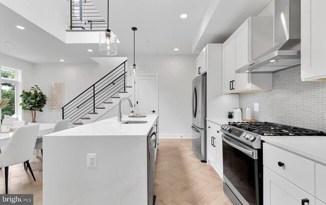 Building Photo - 4315 Harrison St NW