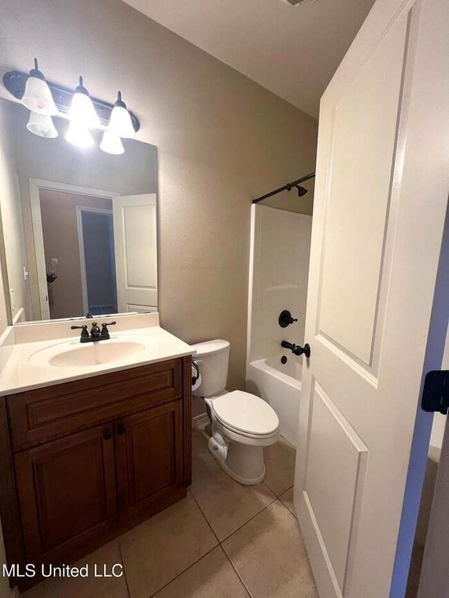 Building Photo - 18511 Devin Ct