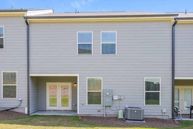 Building Photo - 1200 Spring Marsh Ct NE