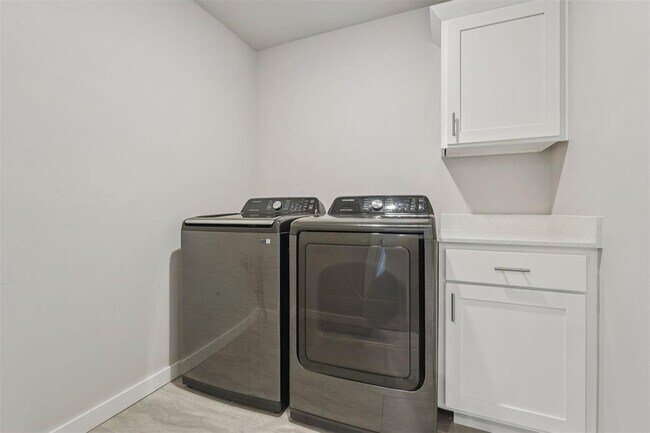 Building Photo - 520 NW 176th Terrace