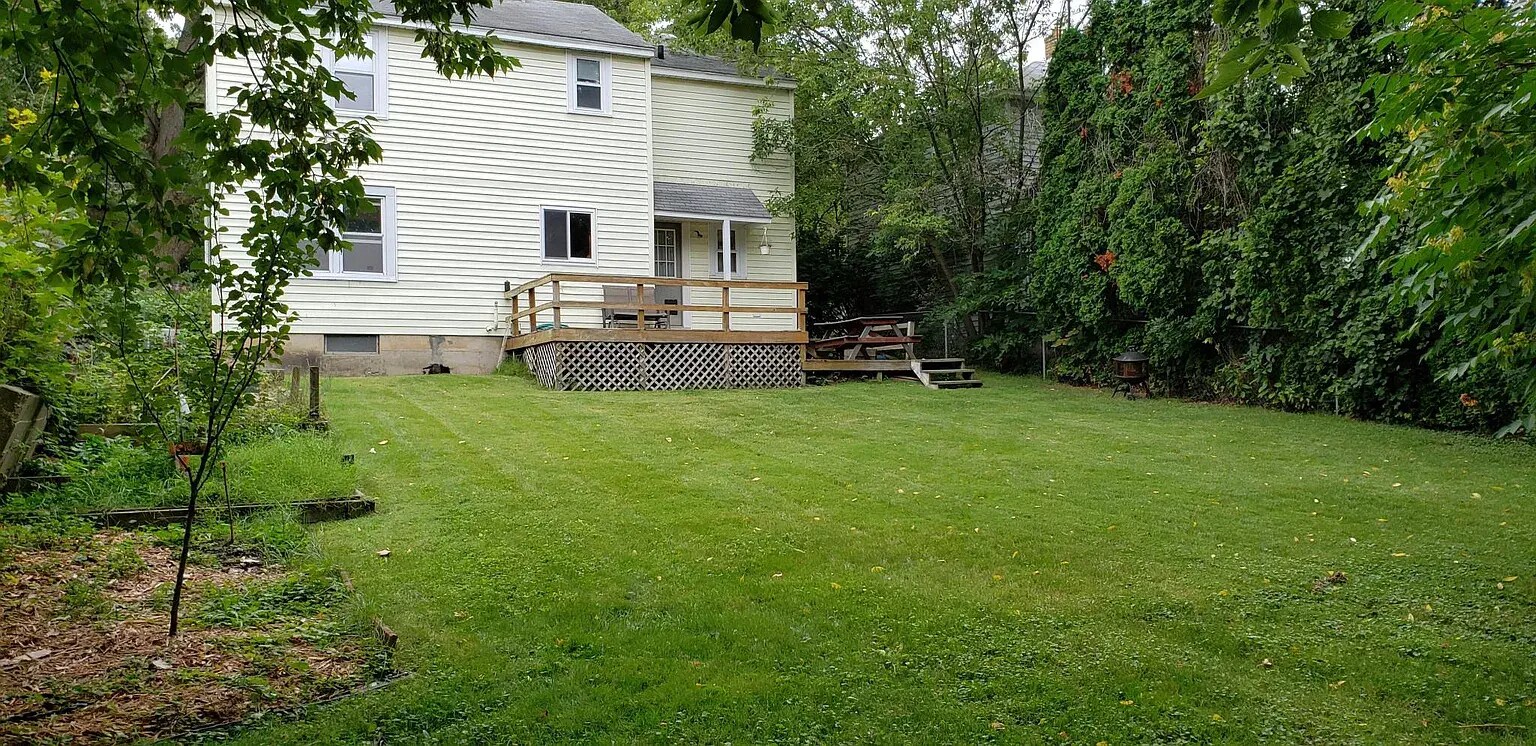 Backyard and Garden Boxes - 740 Grand Ave NE