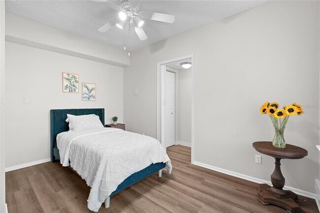 Building Photo - 411 1st Ave N