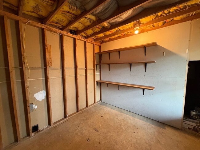 Building Photo - East AVL - Ready now! Big Basement!