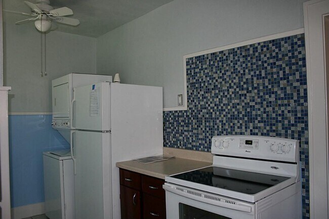 Building Photo - 412 W Polk St