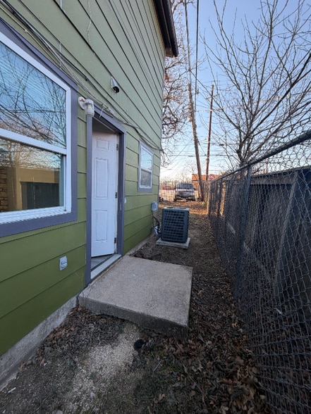 Building Photo - 2902 Sweeney Ln