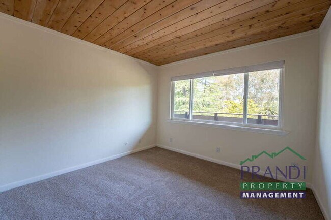 Building Photo - 137 Pixley Ave