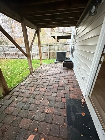 Building Photo - 11477 Abbots Cross Ln