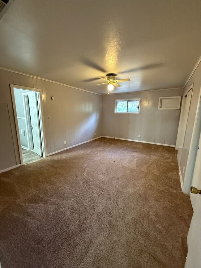 Building Photo - 2754 Lakehurst Ave