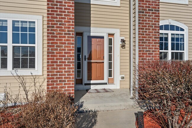 Building Photo - N42W22770 Beacon Ct