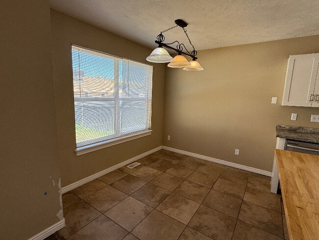 Building Photo - 4091 1100 W
